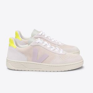 Women’s V10 suede shoe